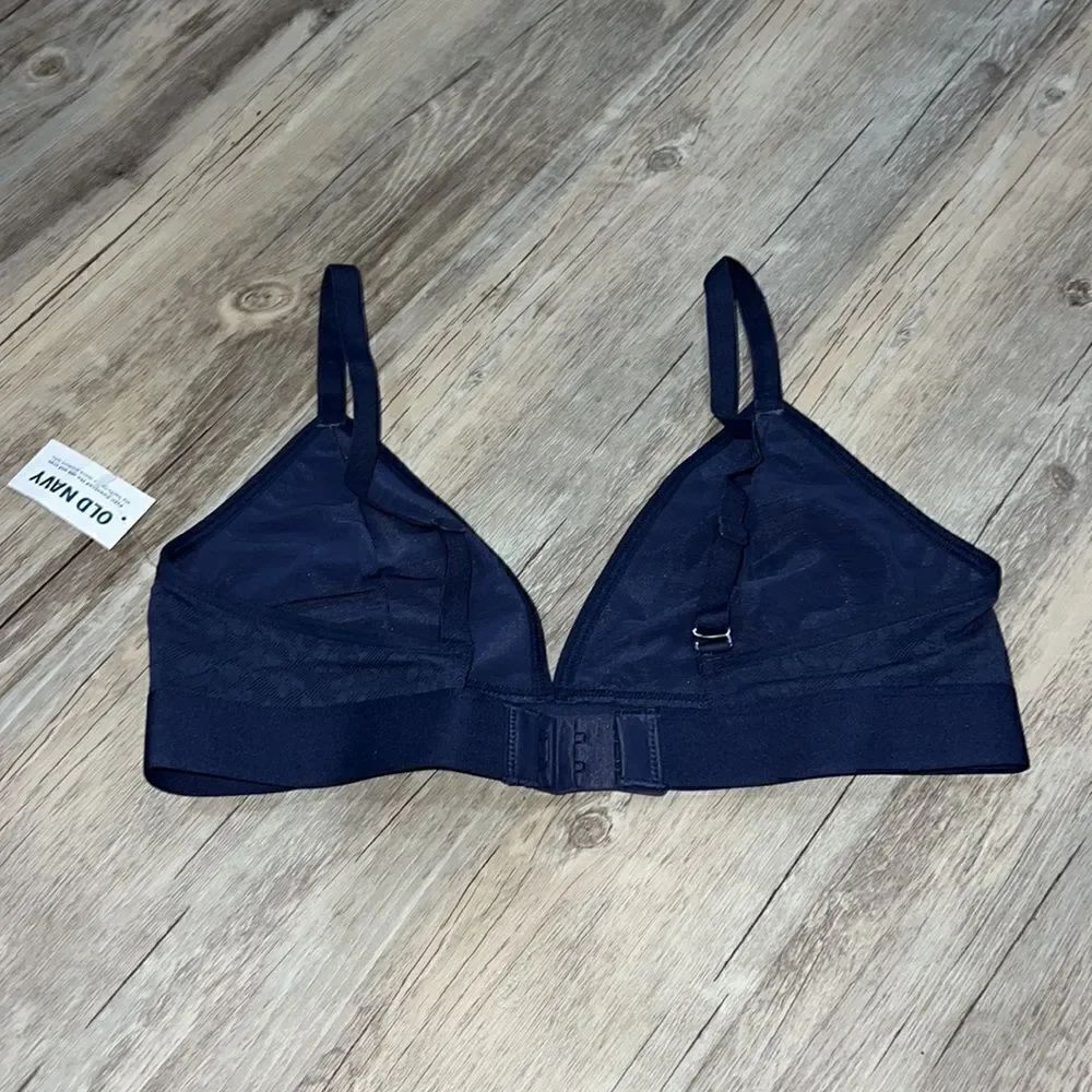 Old navy bra  - Picture 2 of 2